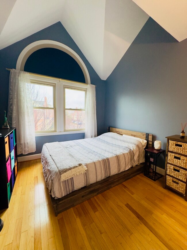 Building Photo - 3832 Charles Ave