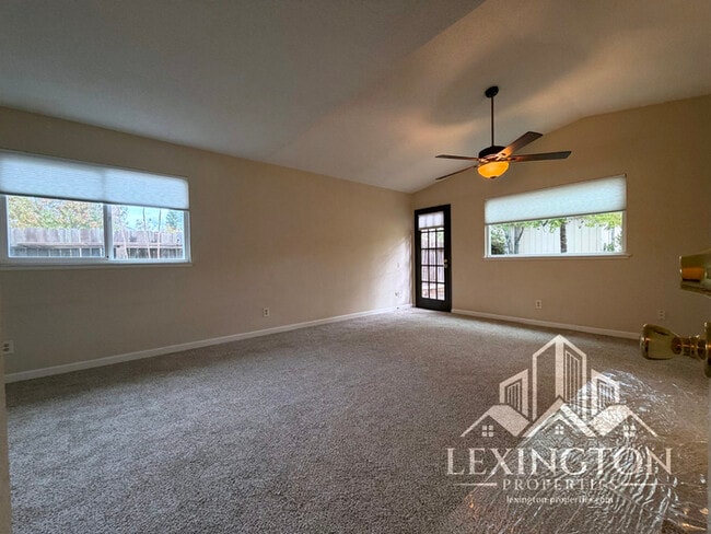 Building Photo - Beautifully Updated, 3BD/2BA Home in Larchmont Sunriver, off Sunrise Blvd. and Coloma Rd.