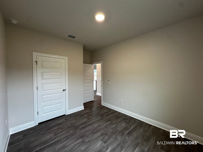 Building Photo - 32236 Revere Dr