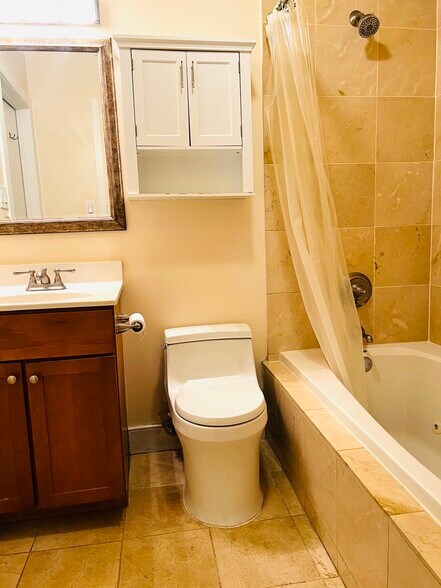 Building Photo - 1305 Clifton St NW