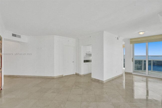 Building Photo - 4775 Collins Ave