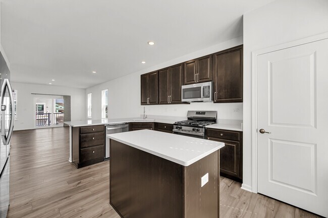 Building Photo - 25708 W Yorkshire Dr