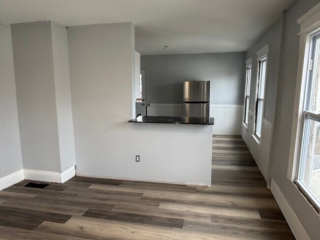 Building Photo - 300-302 Whittier
