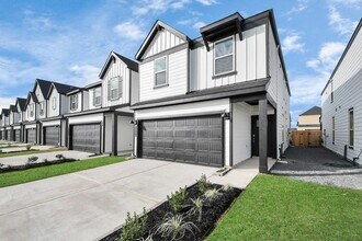 Building Photo - 12316 Basilwood Dr