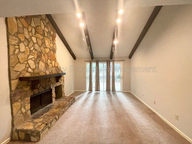 Building Photo - 839 Wimbledon Dr