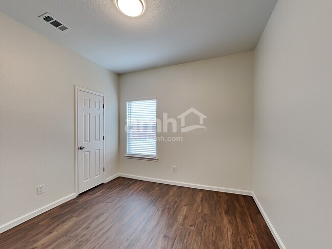 Building Photo - 73 N Highland Dr