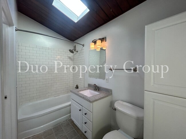 Building Photo - G Street