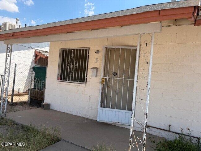 Building Photo - 7167 N Loop Dr