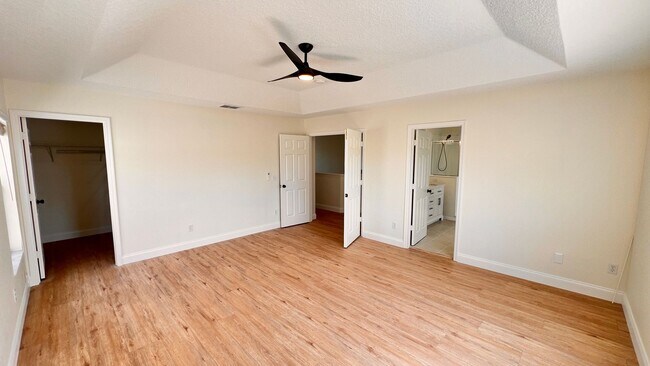 Building Photo - AWESOME 4BD/3BA in Orlando!!!