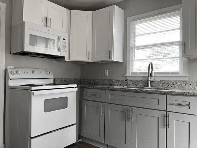 Building Photo - 506 Weed St