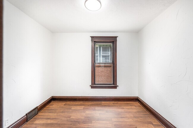 Building Photo - 722 Harrison St