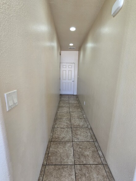 Building Photo - 3024 Calle Nueva Vista