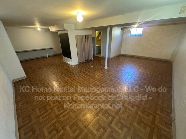 Building Photo - 5216 NE 44th St