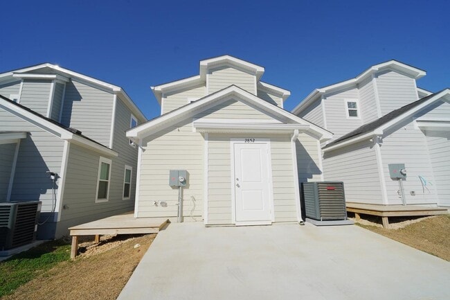 Building Photo - 2852 Mews Lndg