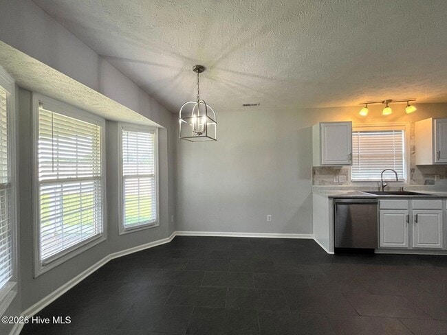 Building Photo - 108 Chapel Hill Dr