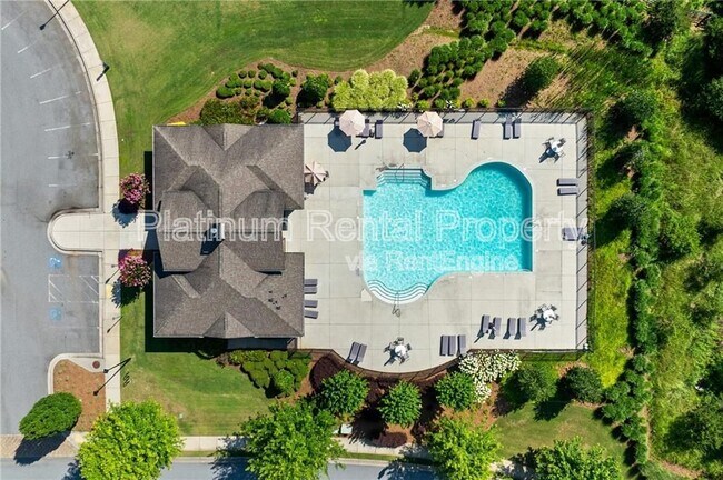 Building Photo - 705 Fieldcrest Park Ln