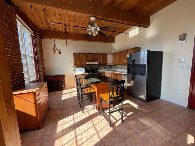 Building Photo - Choice Realty NH Rental Listings