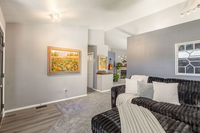 Building Photo - Newly Renovated 3 bed 2 bath home in the heart of MERIDIAN