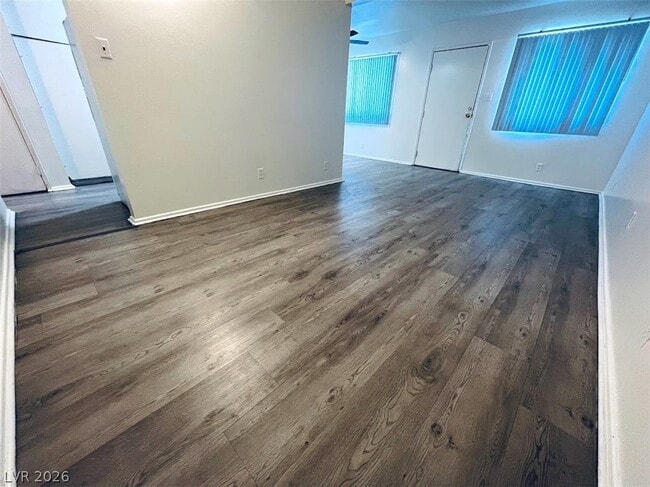 Building Photo - 3772 Royal Crest St