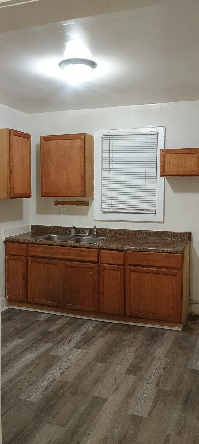 Building Photo - 20290 Annott Ave