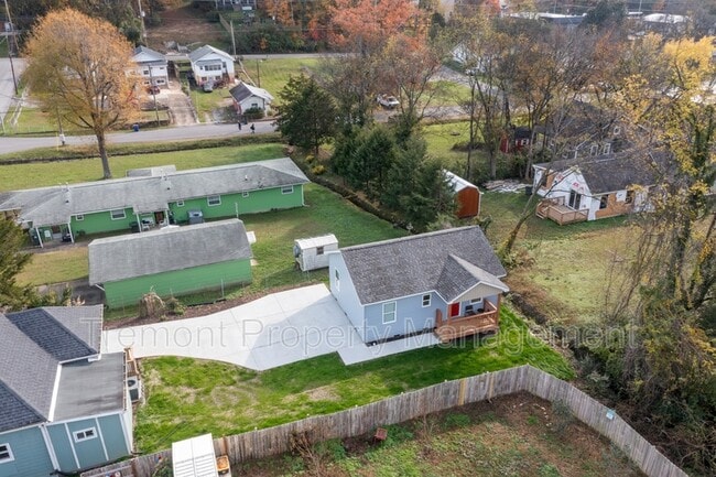 Building Photo - 24 Sawyer St