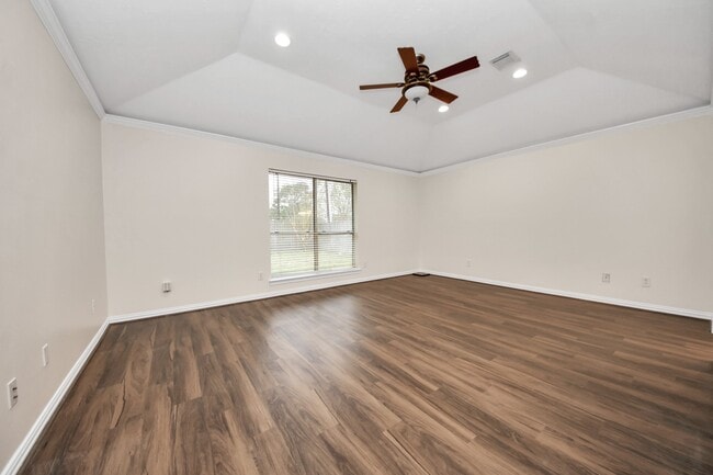 Building Photo - 1024 Glenview Dr