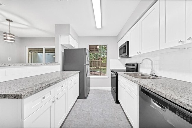 Building Photo - 18035 Rolling Creek Dr