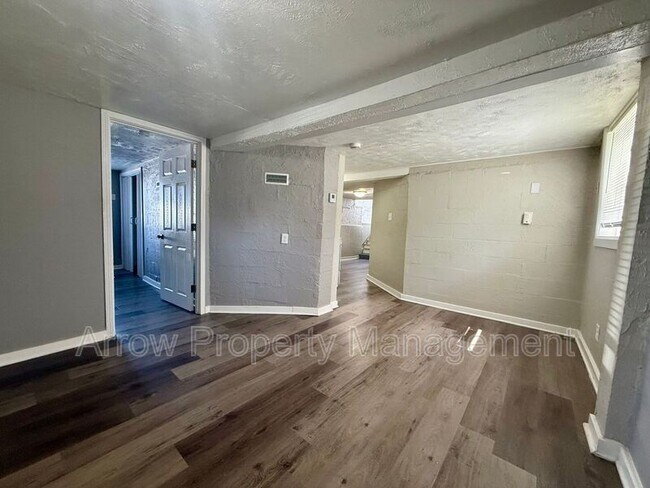 Building Photo - 3502 S 51st St