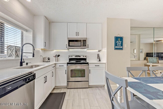 Building Photo - 2208 OCEAN S Dr