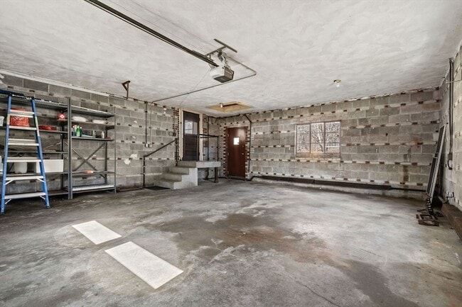 Building Photo - 115 Mill St