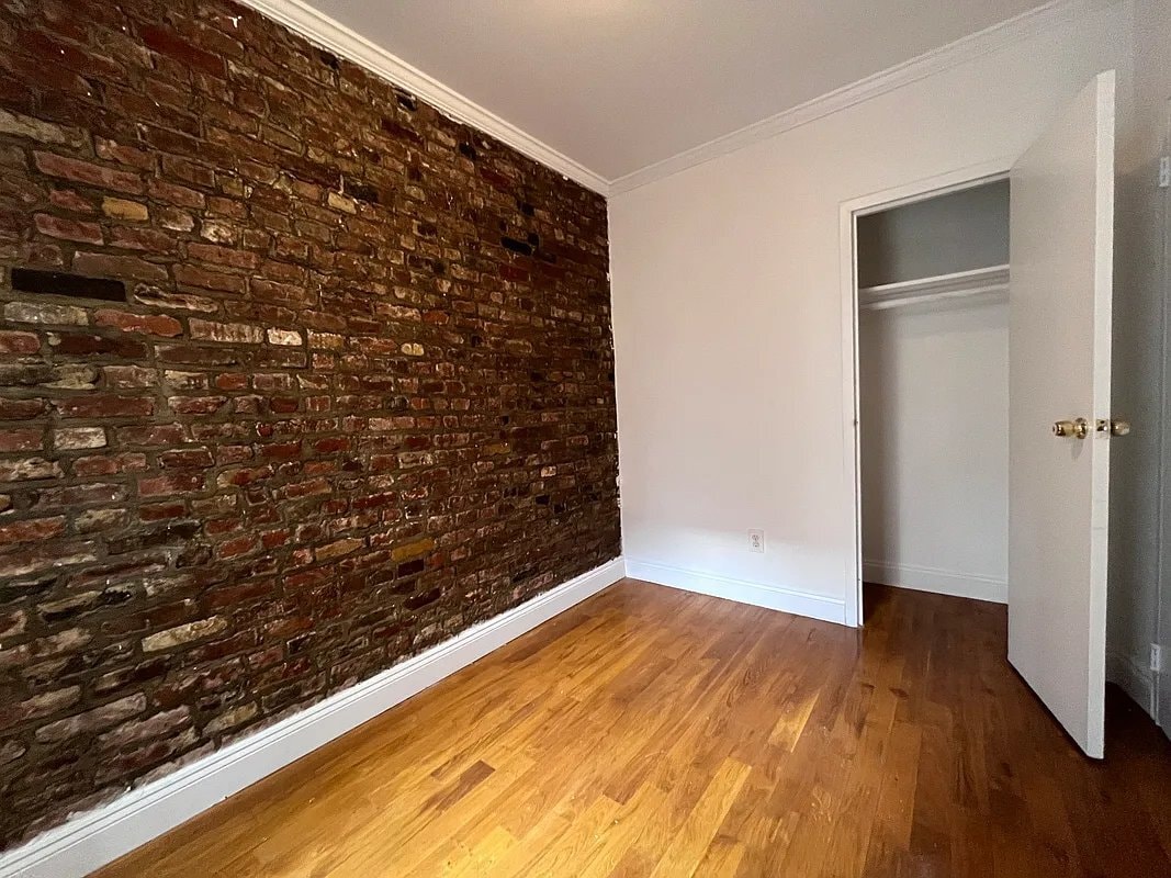 Building Photo - 190 S 8th St