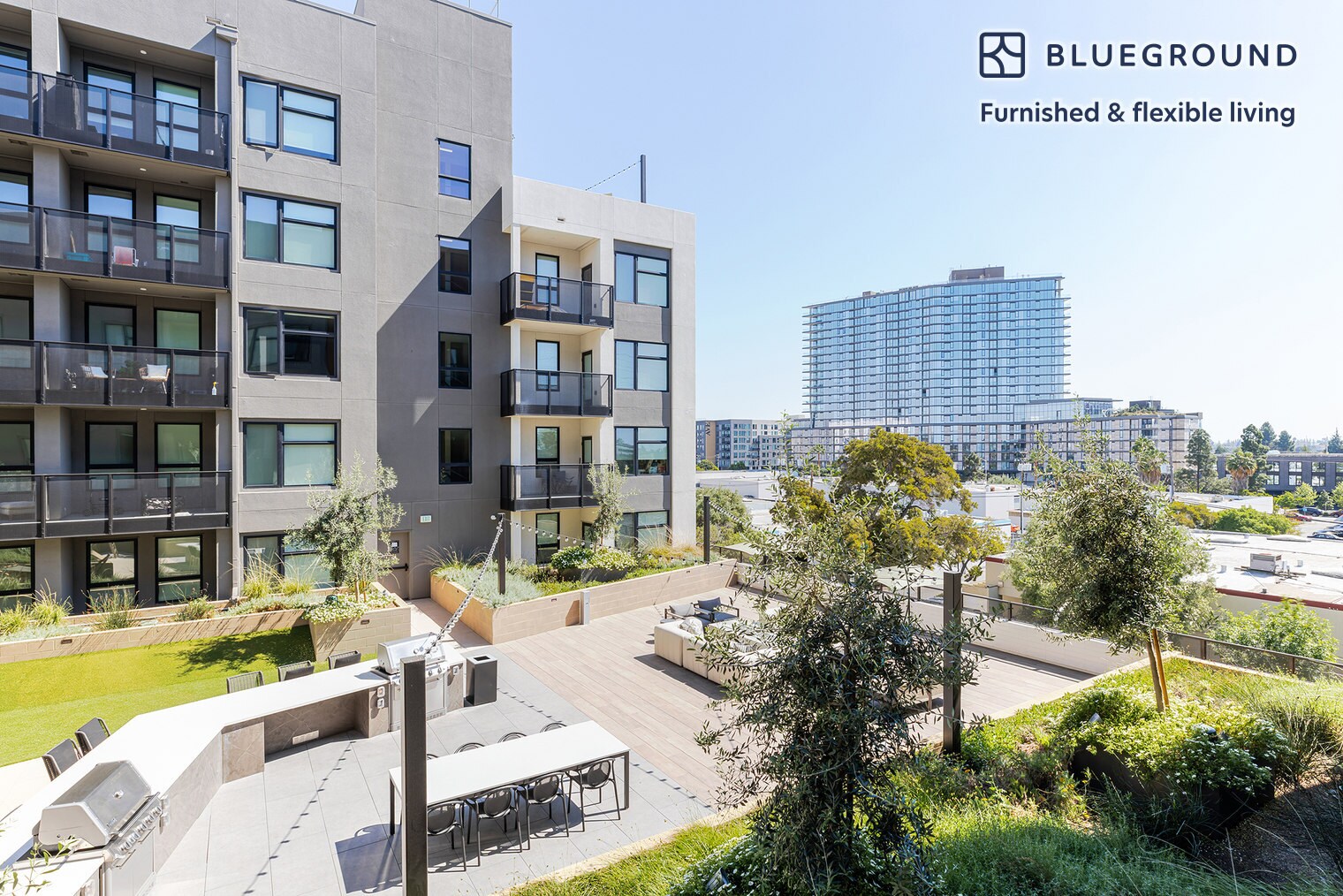 Building Photo - 2333 Calle Del Mundo