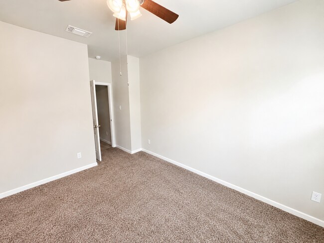Building Photo - 703 Dunford Dr