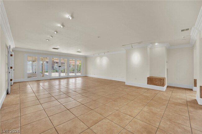 Building Photo - 1250 Shadow Ln