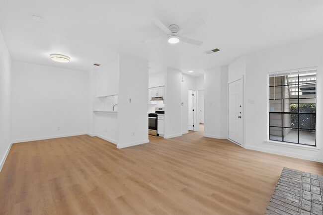 Building Photo - 11306 Nicole Cove