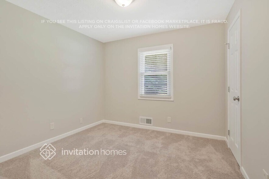 Building Photo - 4812 Hemlock Dr SE