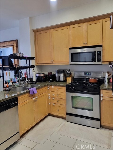 Building Photo - 12842 Palm St