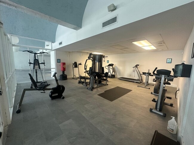 Building Photo - 496 NW 165th St