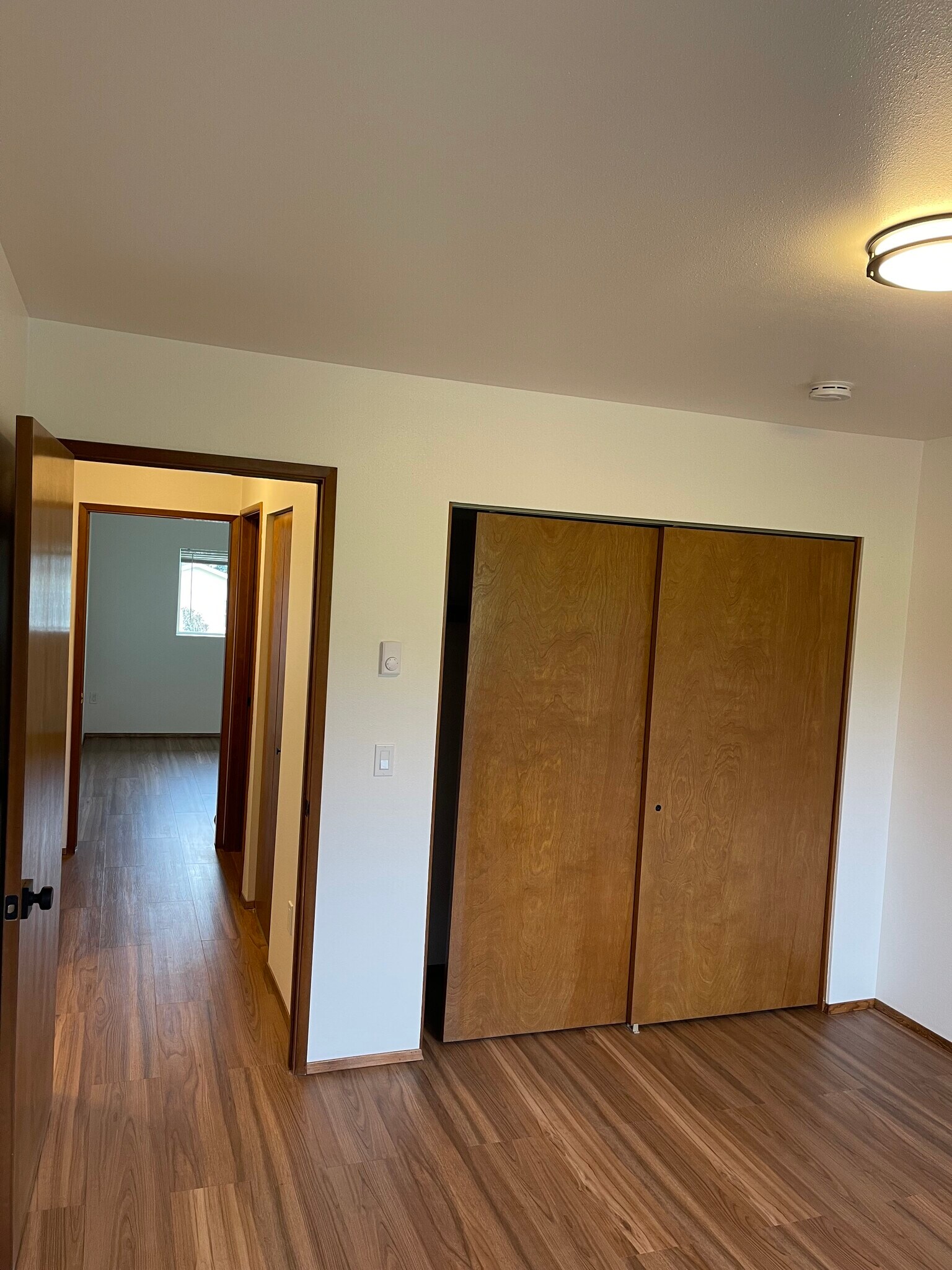 Building Photo - 1045 S 3rd Ave