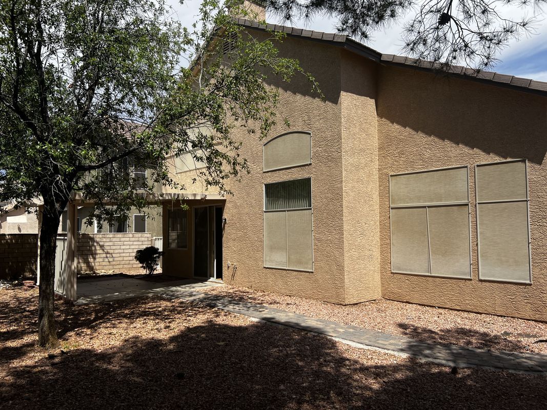 Building Photo - 8327 San Ramon Dr