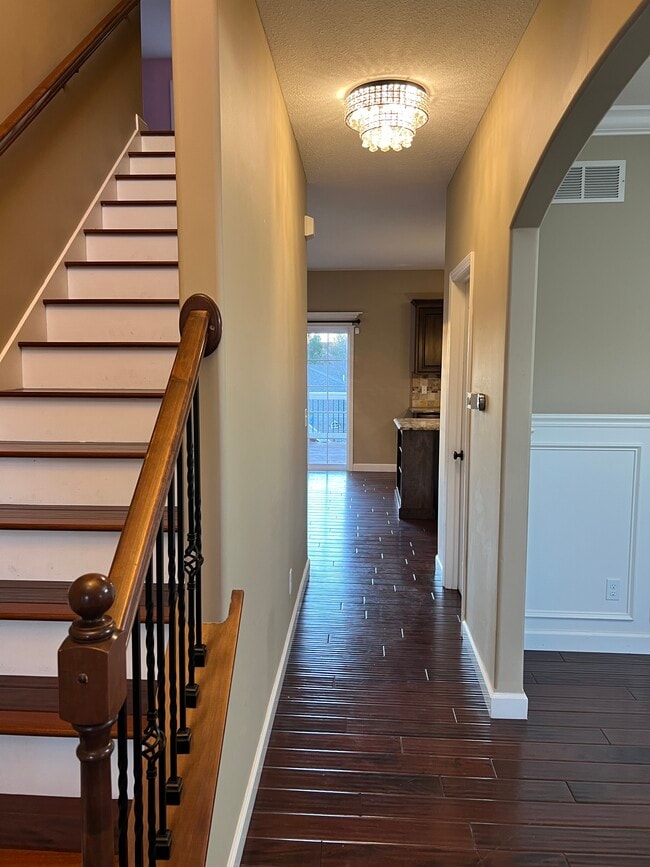 Building Photo - 6727 N White Fir Dr