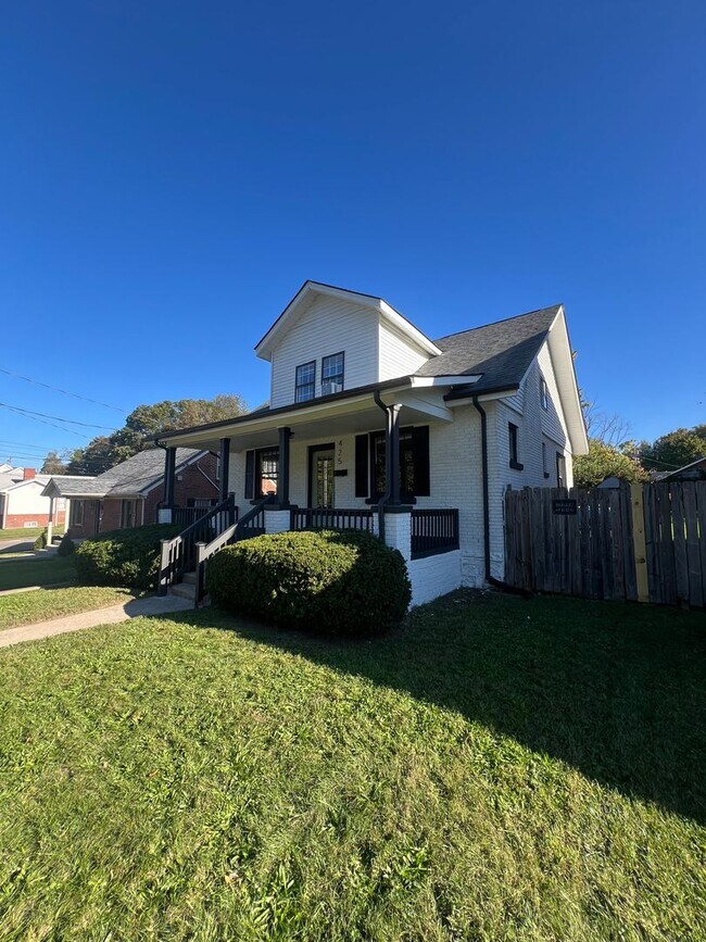 Building Photo - 425 Gibson Ave