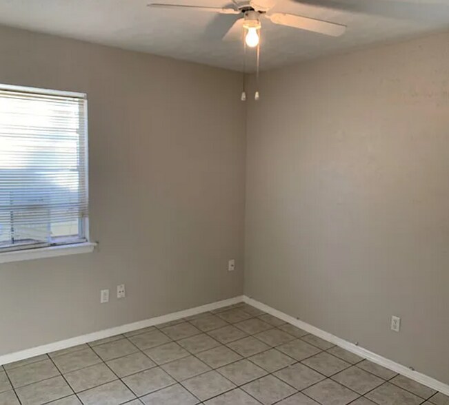 Building Photo - 603 Freestone Dr