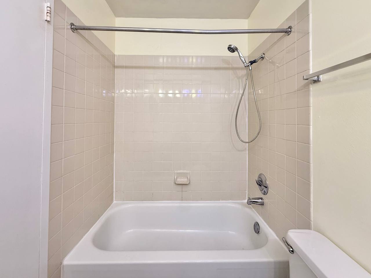 Building Photo - 200 N Dearborn St