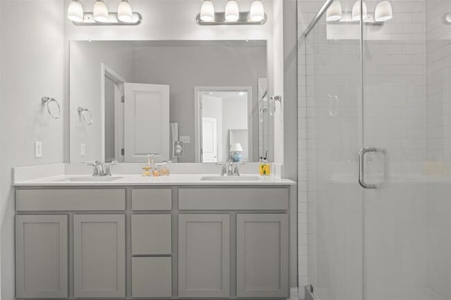 Building Photo - 1020 Vista View Dr