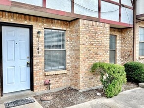 Building Photo - 1247 Dallas Dr
