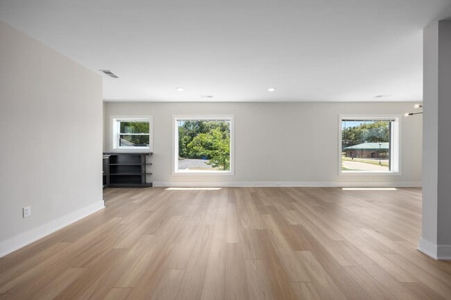 Building Photo - 501.5 W 17th St