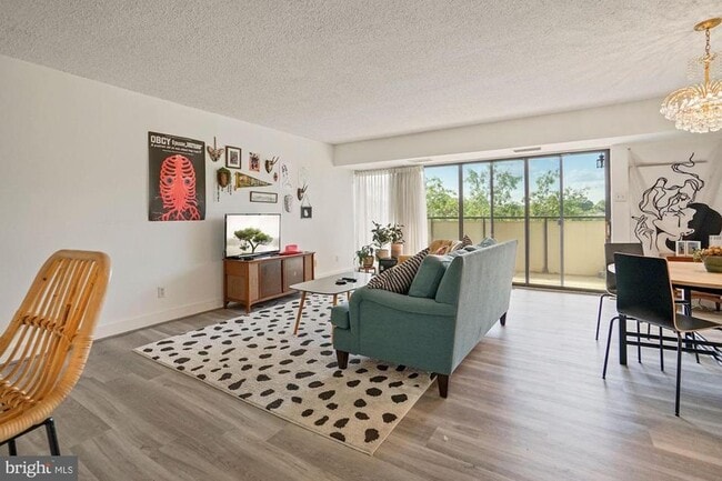 Building Photo - 5300 Columbia Pike