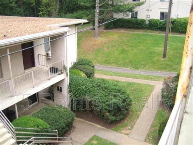 Building Photo - 550 Harding Pl