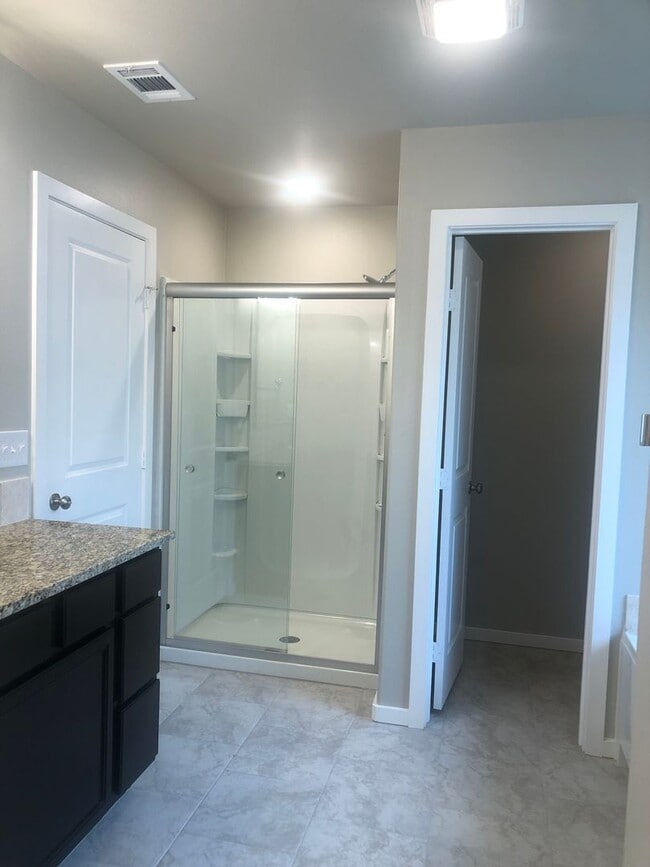 Building Photo - Brand New Home in Hertiage Hills 3/2/2